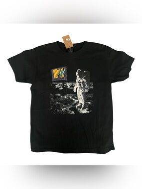 MTV Graphic Tee Logo Astronaut Youth Sizing Gildan Black